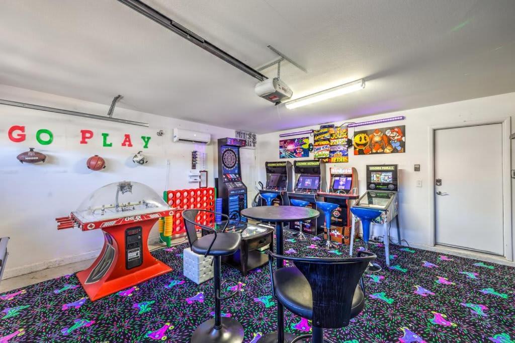 Family Fun For Everyone In Las Vegas- 4 Bedrooms, Billiards, Game Room Henderson Exterior photo