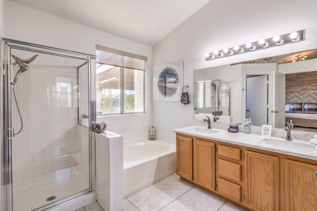 Family Fun For Everyone In Las Vegas- 4 Bedrooms, Billiards, Game Room Henderson Exterior photo
