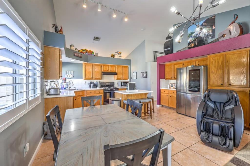 Family Fun For Everyone In Las Vegas- 4 Bedrooms, Billiards, Game Room Henderson Exterior photo