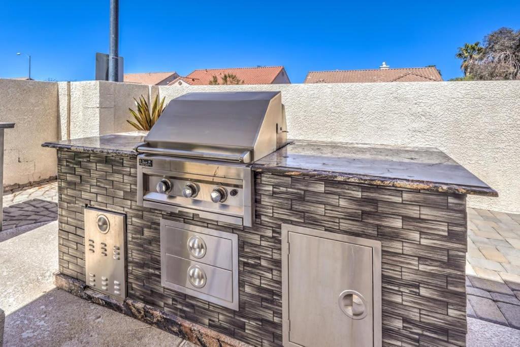 Family Fun For Everyone In Las Vegas- 4 Bedrooms, Billiards, Game Room Henderson Exterior photo
