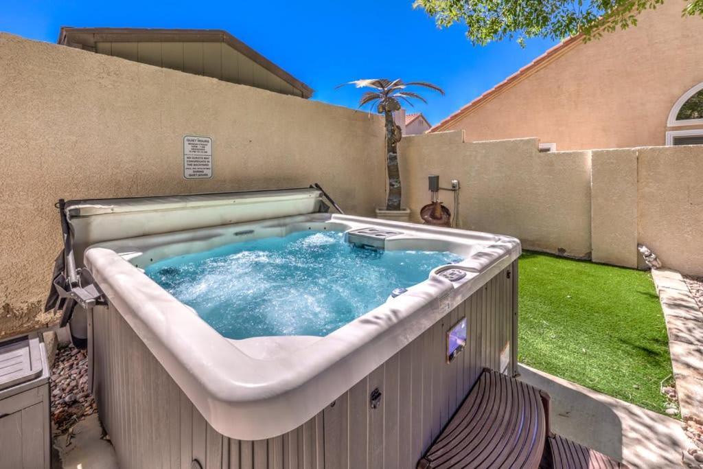 Family Fun For Everyone In Las Vegas- 4 Bedrooms, Billiards, Game Room Henderson Exterior photo